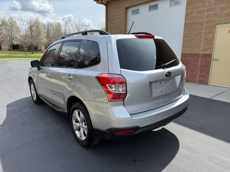 Image 6 of 2014 Subaru Forester 2.5i Premium