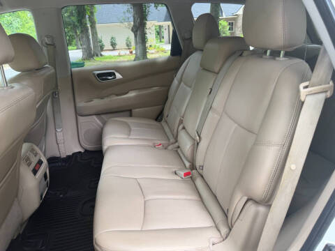 2017 Nissan Pathfinder SL