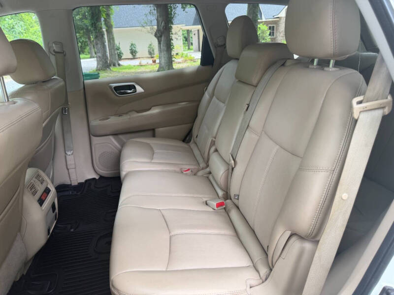 2017 Nissan Pathfinder SL