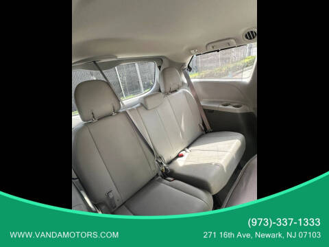 2016 Toyota Sienna