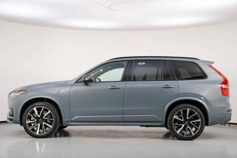 2023 Volvo XC90 Recharge T8 Ultimate Dark Theme