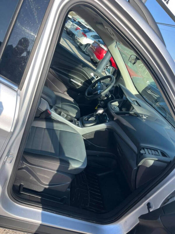 Image 10 of 2016 Ford Escape SE