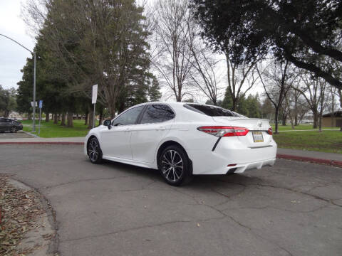 2019 Toyota Camry SE