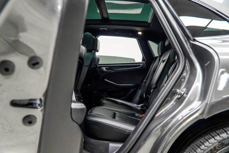 2018 Porsche Macan S