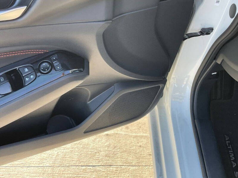 2023 Nissan Altima 2.5 SR