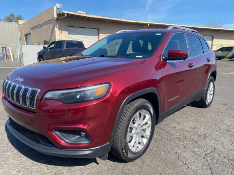 2019 Jeep Cherokee for sale at Davis Autotrader LLC in Clovis CA