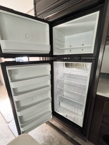 2018 Crossroads RV Sunset Trail 33SI