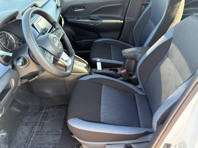 2025 Nissan Versa SV