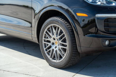 2017 Porsche Cayenne Platinum Edition