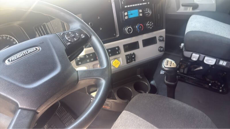 2022 Freightliner Cascadia