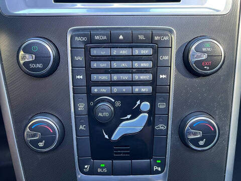 2011 Volvo XC60 T6 R-Design