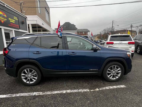 2022 GMC Terrain SLT