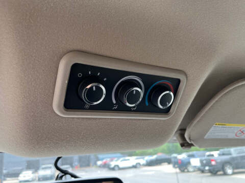 2025 Chevrolet Express LS 3500