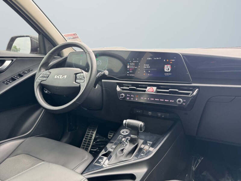 2025 Kia Niro EX Touring