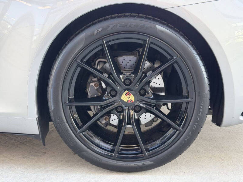 2017 Porsche 911 Carrera