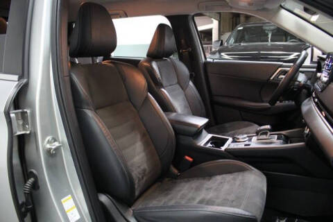 2023 Mitsubishi Outlander SE