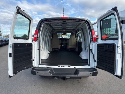 2025 Chevrolet Express 2500