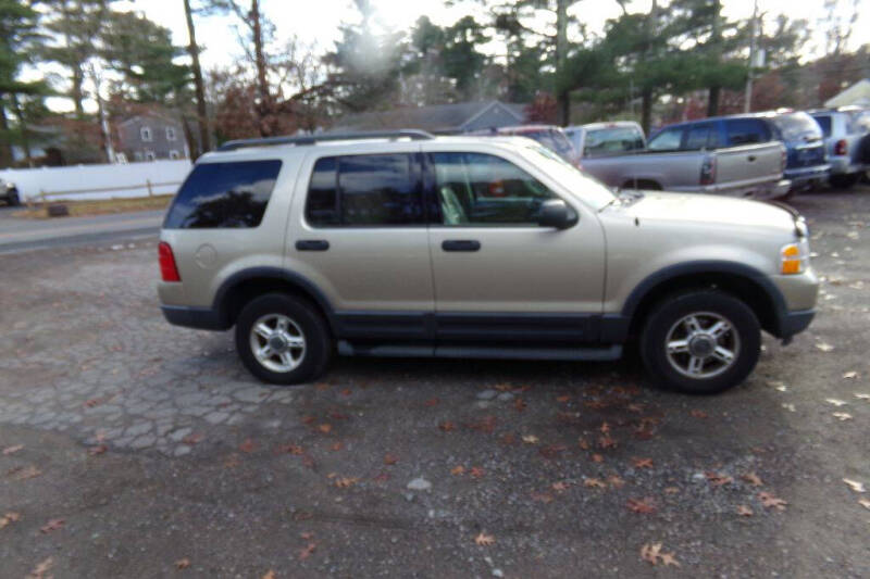 2003 Ford Explorer XLT photo 2