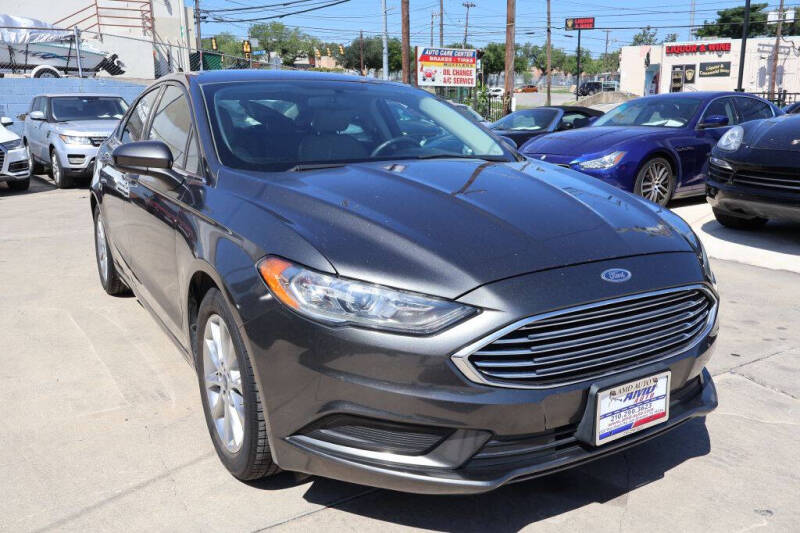 2017 Ford Fusion SE FWD's photo