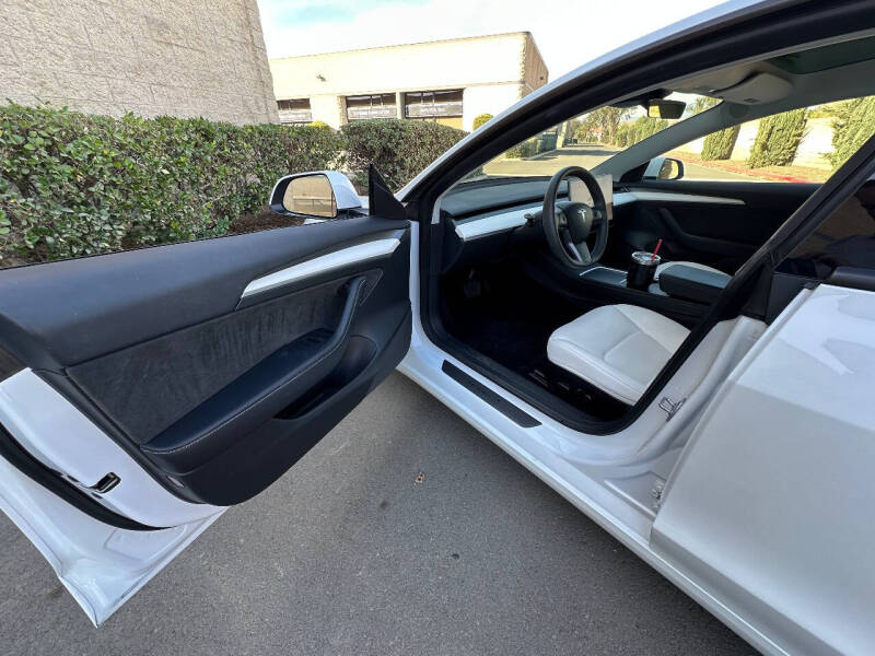 2022 Tesla Model 3 Base photo 9