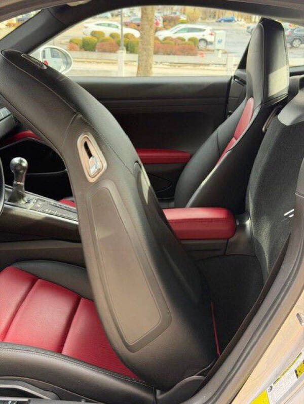 2024 Porsche 718 Cayman