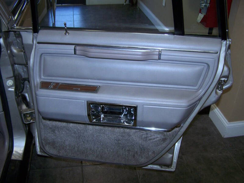 1988 Lincoln Town Car Signature