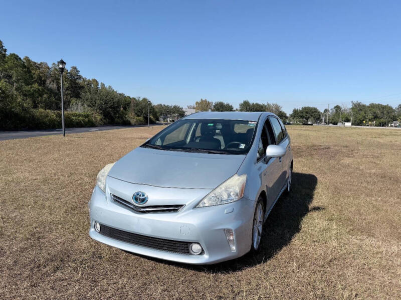 2013 Toyota Prius v Five