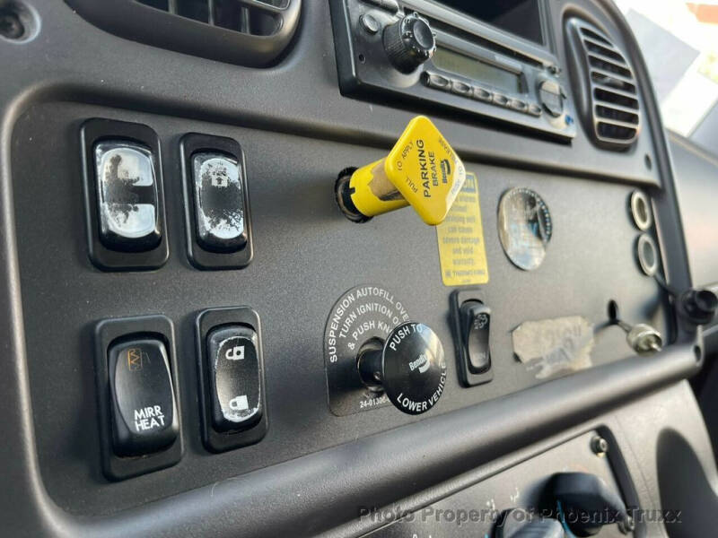 2015 Freightliner M2 106