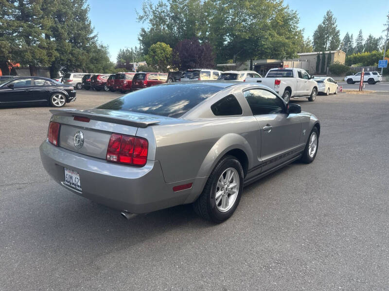2009 Ford Mustang V6 Deluxe