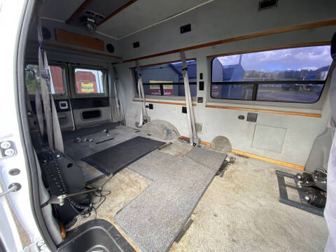 2004 Ford E-Series E-250 SD