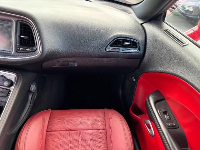 2016 Dodge Challenger SXT Plus
