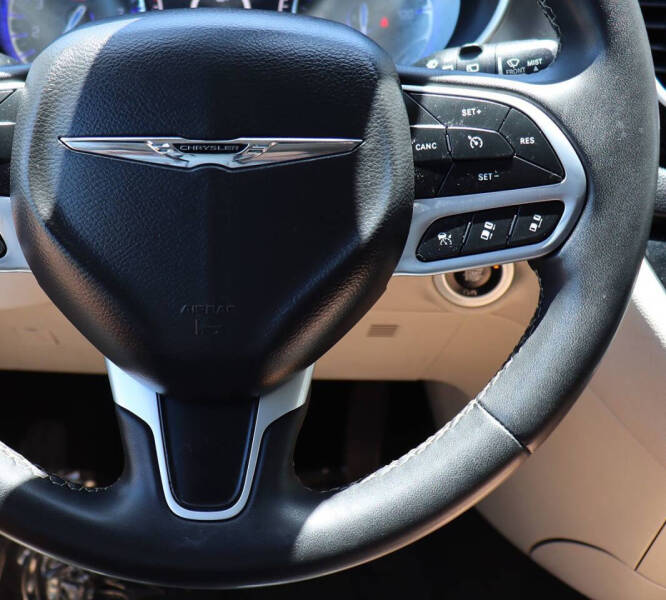 2022 Chrysler Pacifica Touring L