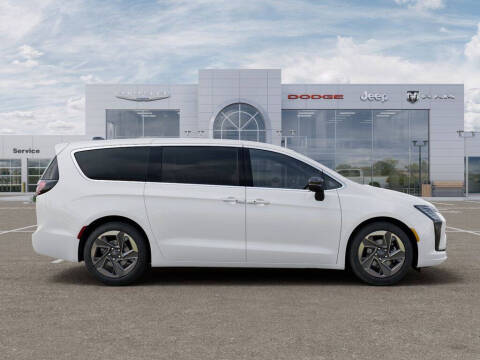 2027 Chrysler Pacifica Limited