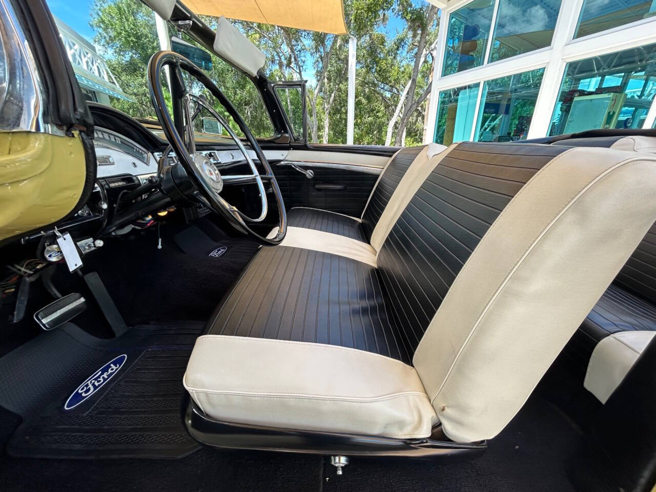 1957 Ford Fairlane 500 16