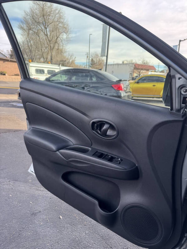 2012 Nissan Versa 1.6 SL