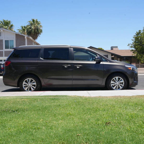 2017 Kia Sedona LX