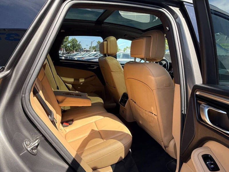 2018 Porsche Macan S