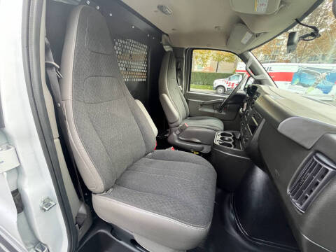 2024 Chevrolet Express 2500