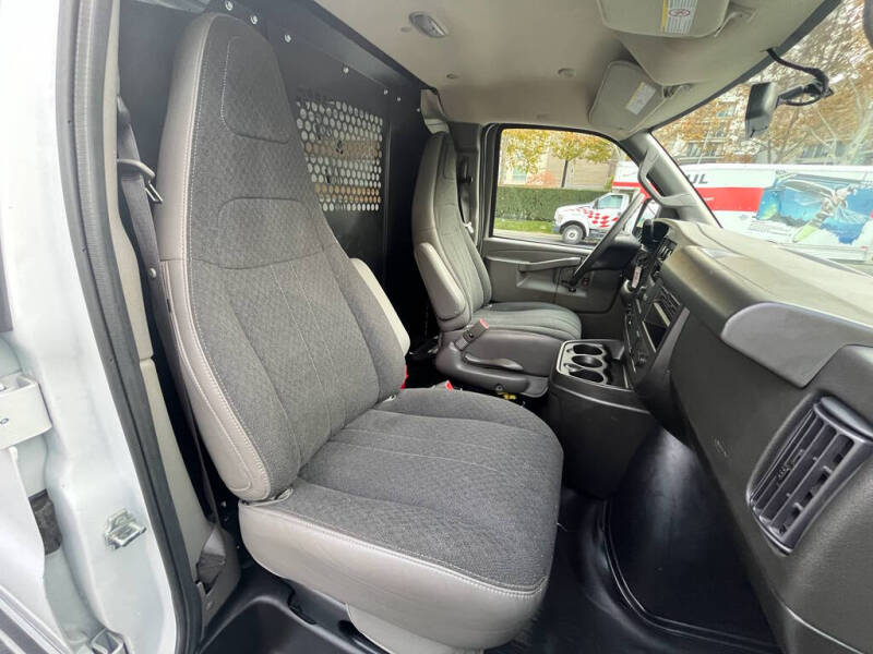 2024 Chevrolet Express 2500