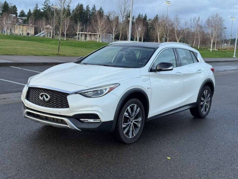 2017 Infiniti QX30 Premium