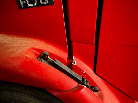 1999 Freightliner FL70