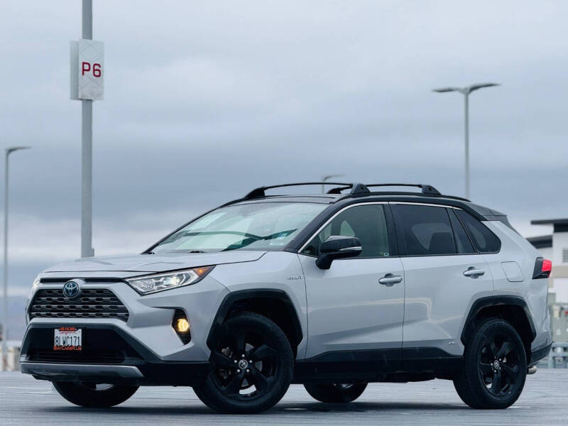 2019 Toyota RAV4 XSE photo 2