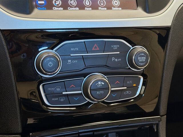 2023 Chrysler 300 Touring L