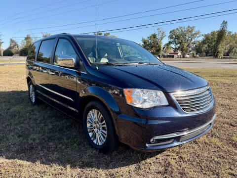 2015 Chrysler Town and Country Touring-L