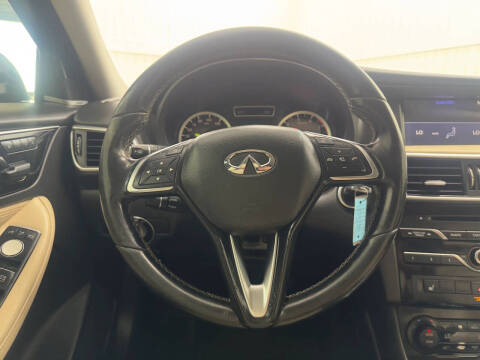 2017 Infiniti QX30 Premium