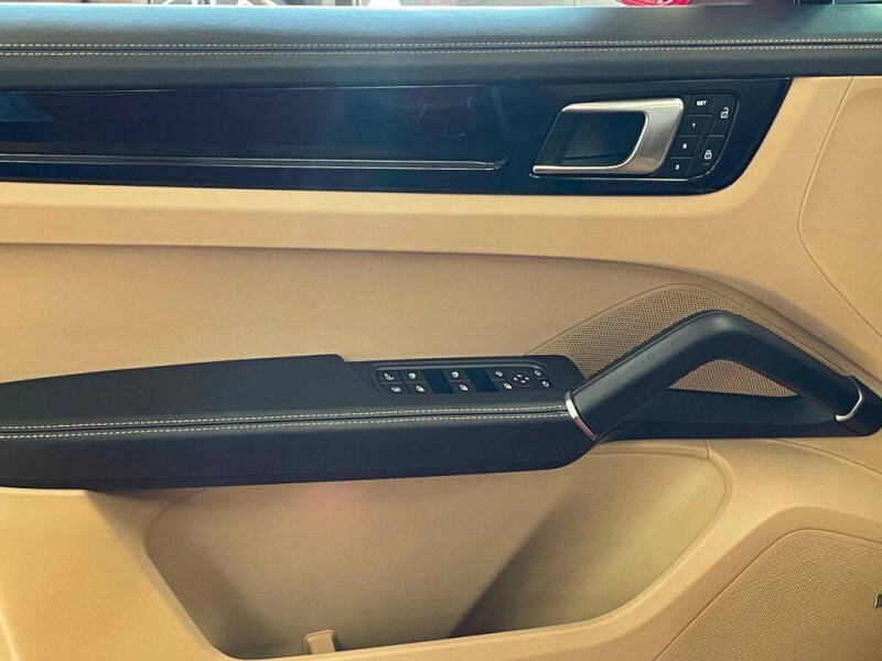 2023 Porsche Cayenne E-Hybrid
