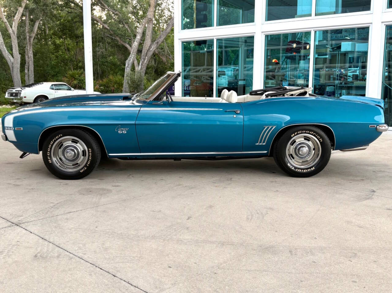 1969 Chevrolet Camaro 11