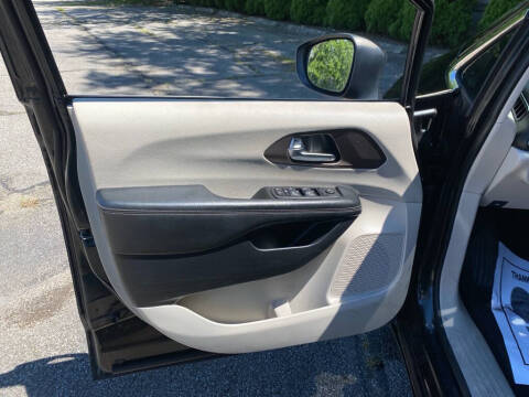 2020 Chrysler Voyager LXi