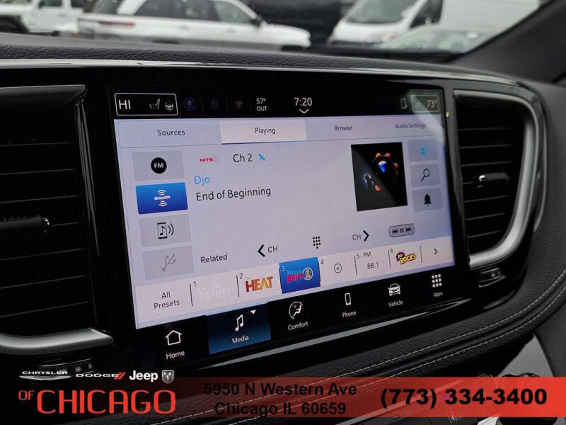 2026 Chrysler Pacifica Select