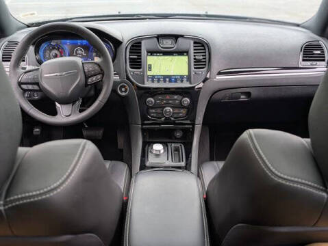 2023 Chrysler 300 S V8